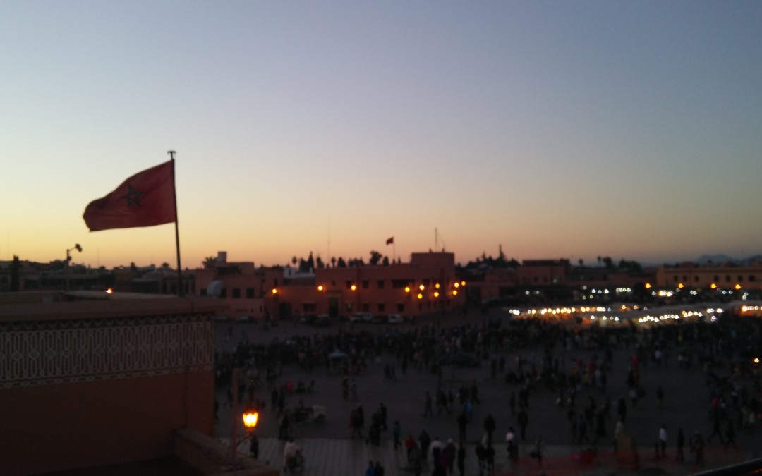 Solnedgang på Djemaa el Fna i Marokko